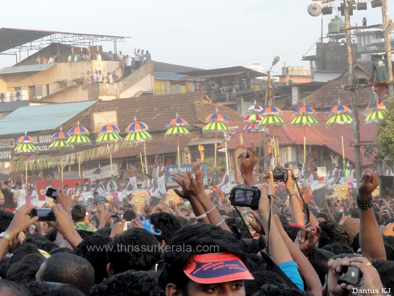 thrissur-pooram-2013-2 (9)